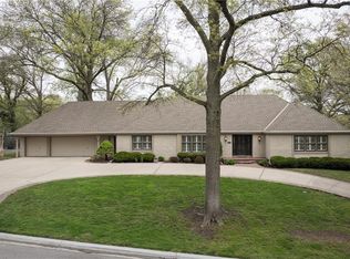 1900 W 70th St, Mission Hills, KS 66208
