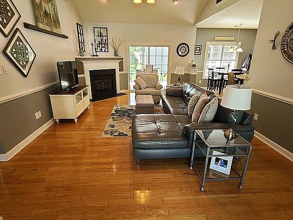 3rd image of 111 Biel Ln