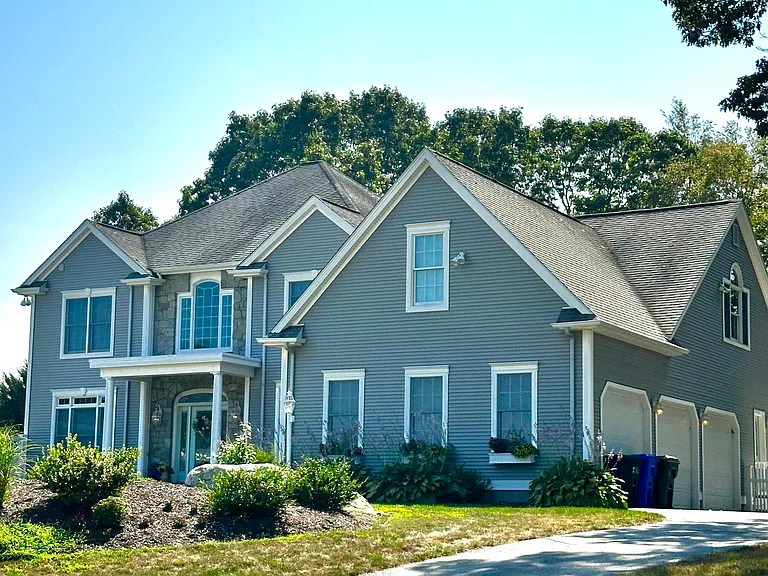 9 Leeward Ln — Photo 1