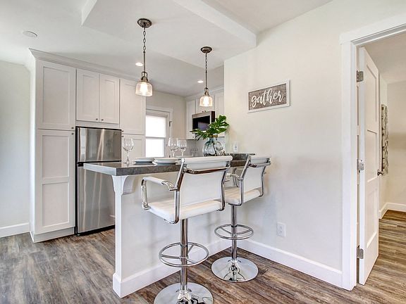 4th image of 1787 N Hollywood Way #3246355