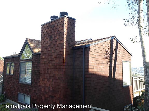 2nd image of 470 Headlands Ct