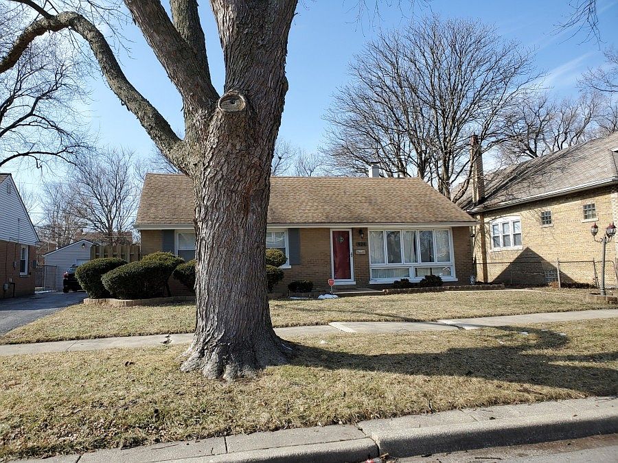 1st image of 924 Bristol Ave
