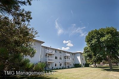 2nd image of 720 8th St SE #305