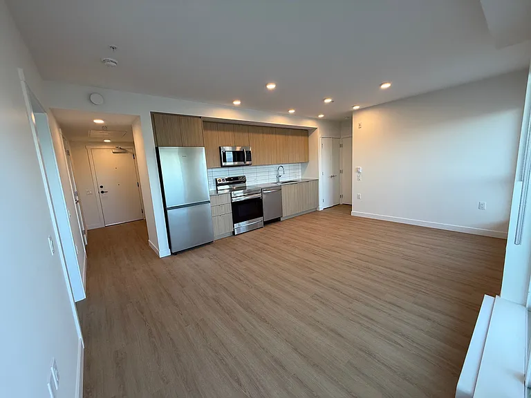 4488 Fraser St — Photo 21