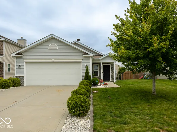 5774 White Pine Rd, Whitestown, IN 46075