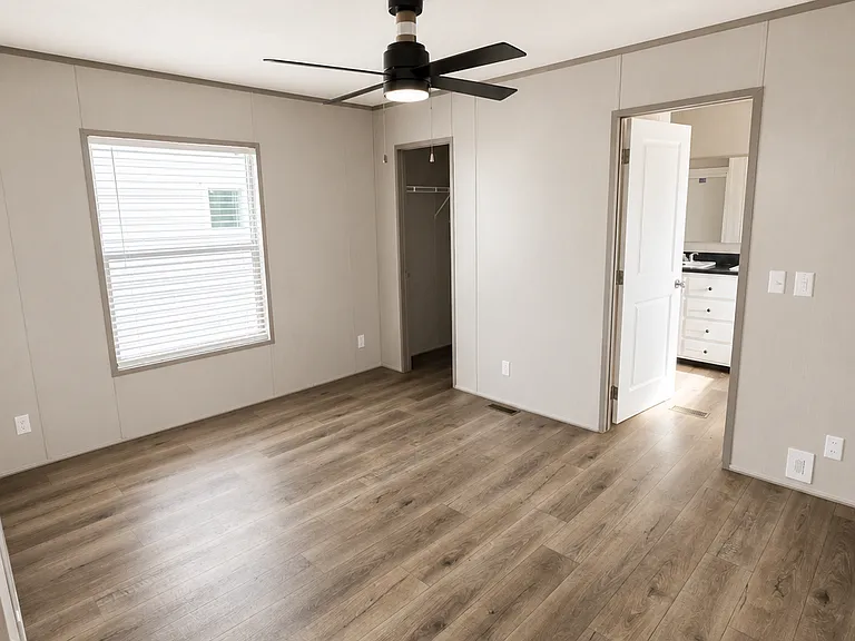 23101 Green Oaks St #8 — Photo 7