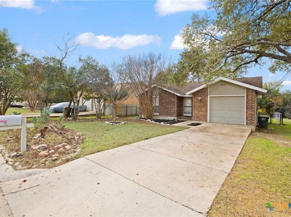 1912 Castle Gate Cir, San Marcos, TX 78666