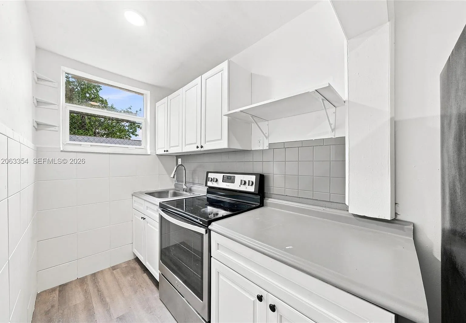 2 bed, 500 sqft, $2,350 — Photo 2