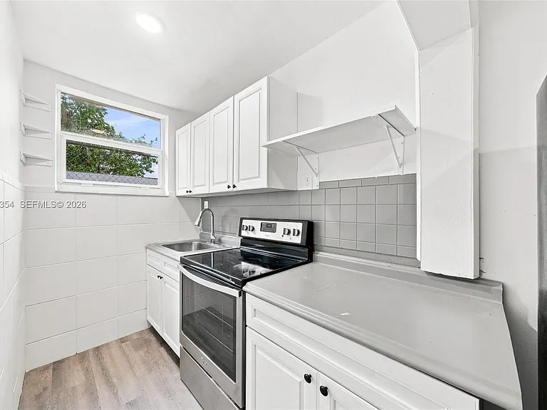 128 NW 9th Ave #4 — Photo 12