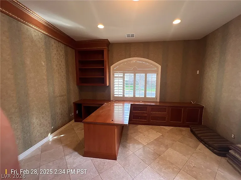 9304 Fontainbleu Dr — Photo 3