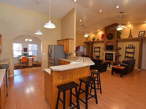 4th image of 4905 Sandalwood Dr