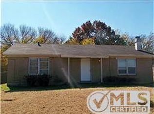 1302 W Mitchell St, Arlington, TX 76013