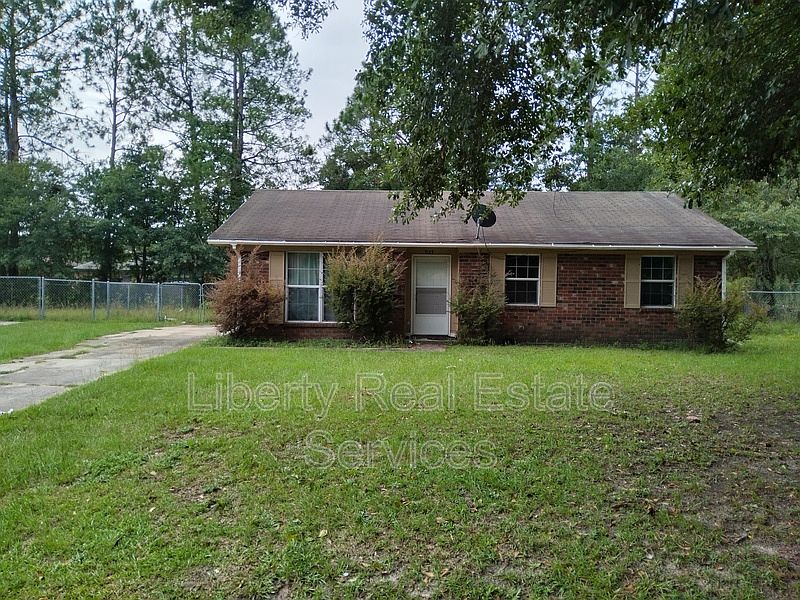 1st image of 927 Greenbriar Trl