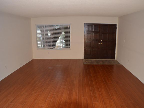 2nd image of 1915 Marshallfield Ln APT 1