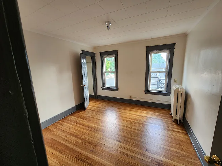 45 N Clinton St #1R — Photo 2