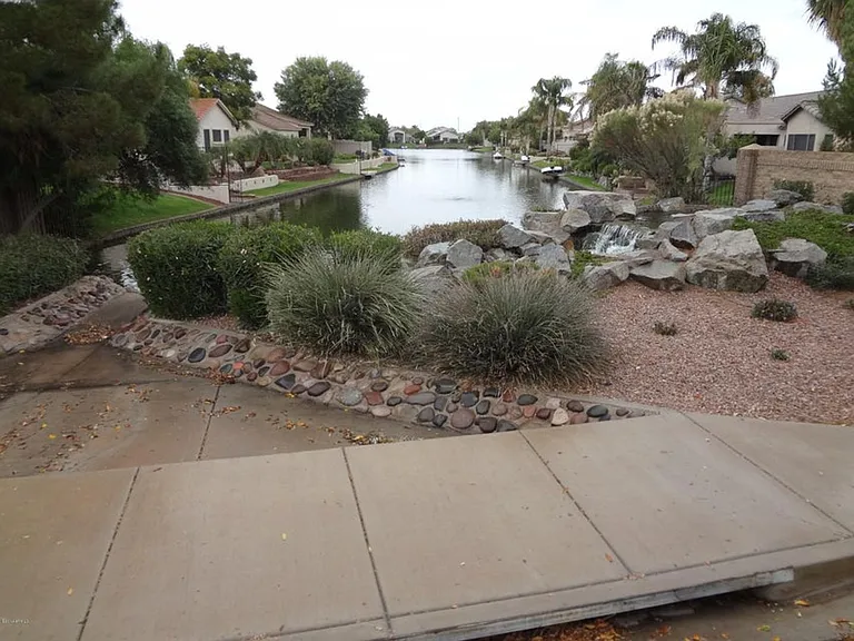 1341 W Bartlett Way — Photo 5