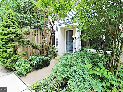 166 E Kenilworth Cir, Newtown Square, PA, 19073