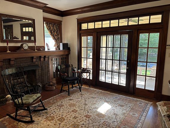 5th image of 1762 Autumn Ave
