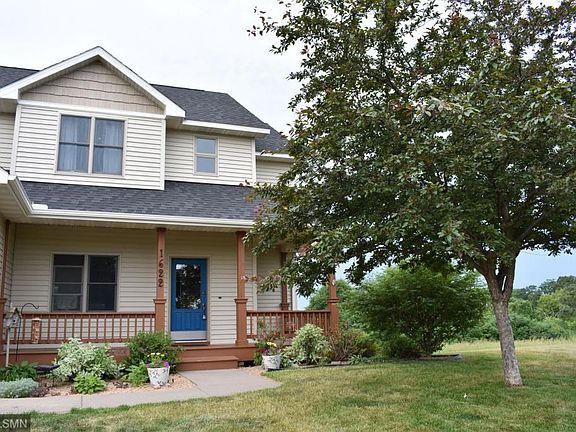 3rd image of 1622 Royal Ln