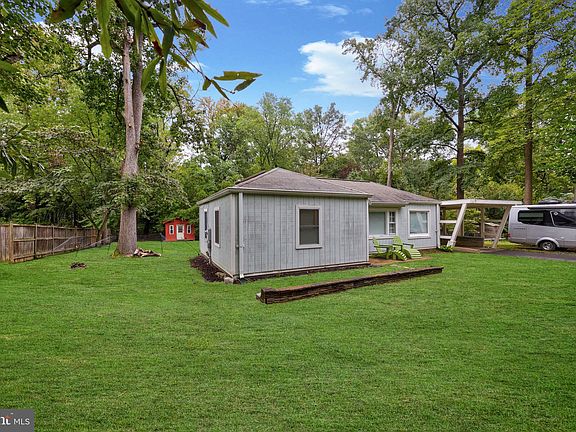 4th image of 7717 Frances Dr