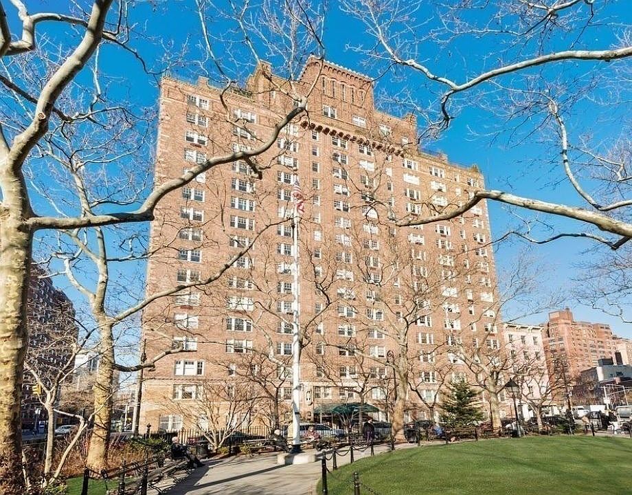 1st image of 299 W 12th St APT 9B