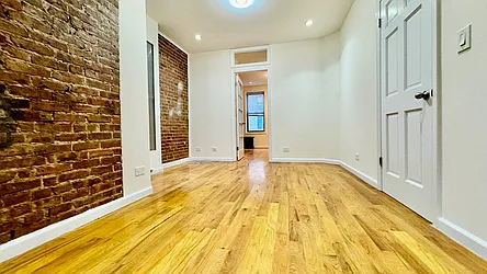 Rented by HOLTON REAL ESTATE INC.