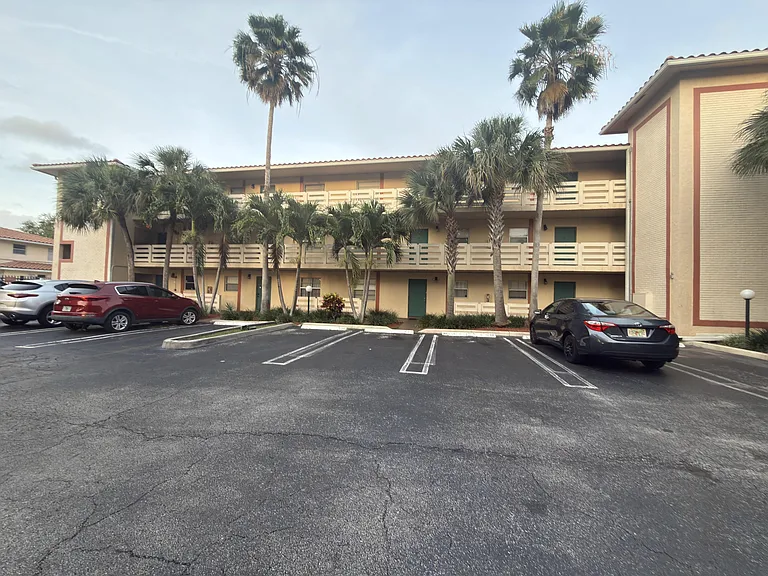 3213 NW 103rd Ter #107-C — Photo 23