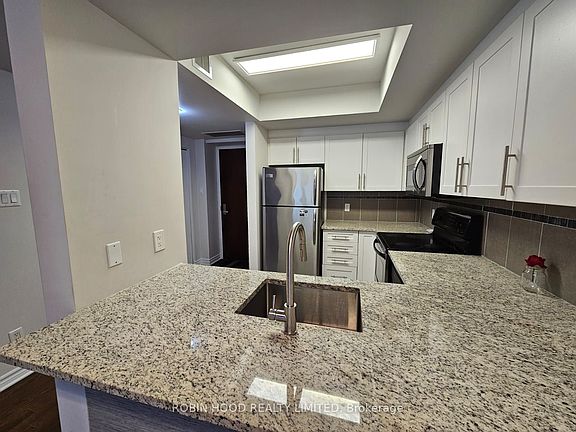 2nd image of 200 Rideau St #1610