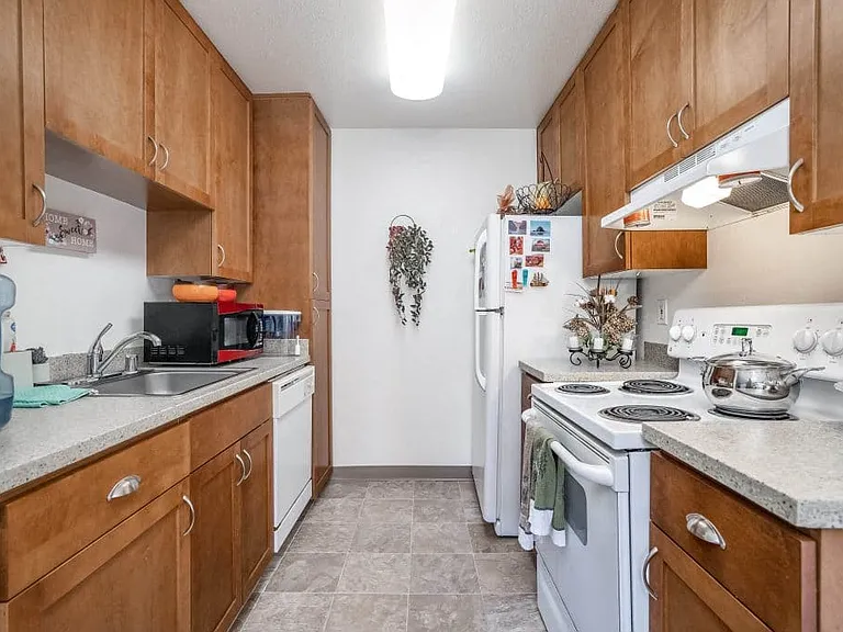 Cove East — Photo 45