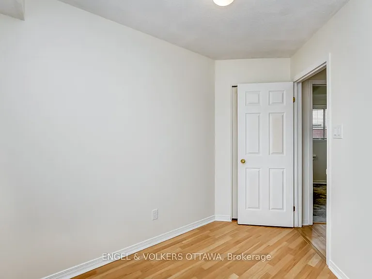 158 Rochester St W — Photo 18