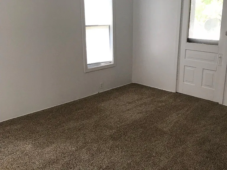 501 Clinton St — Photo 7