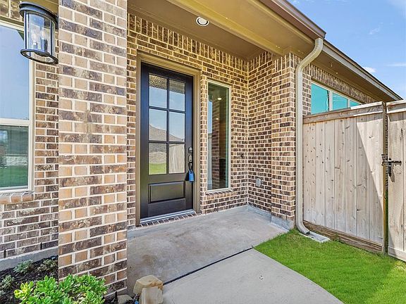 4th image of 2215 Rose Manor Ct