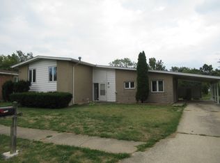 1563 S Pointe Dr, Rantoul, IL 61866