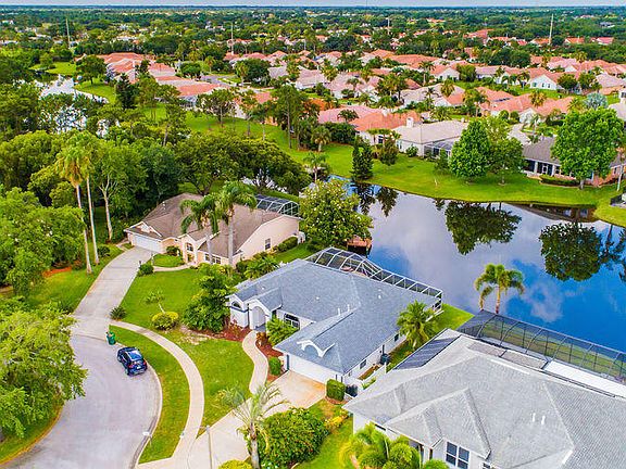3rd image of 768 Lake Dr
