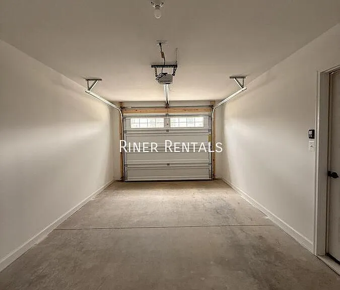 1327 Derby Dr — Photo 20