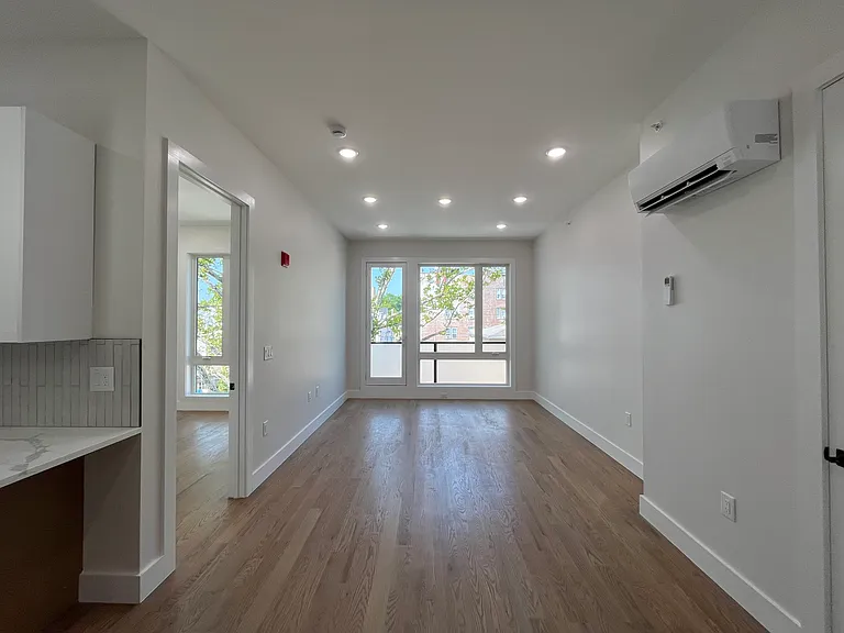 40 Lembeck Ave — Photo 3