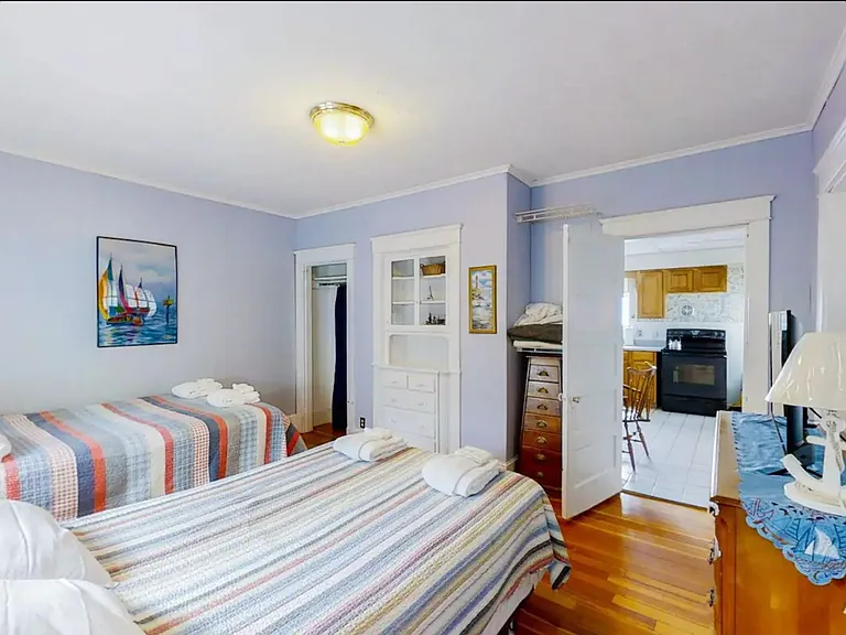 40 E Grand Ave #A — Photo 6