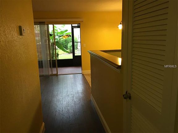 2nd image of 1172 Calle Del Rey APT B