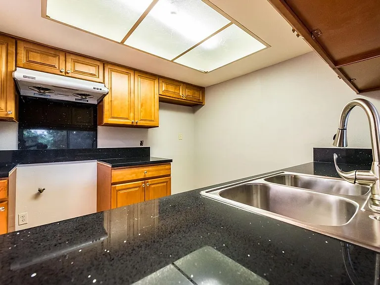 818 N Monterey St #19 — Photo 3