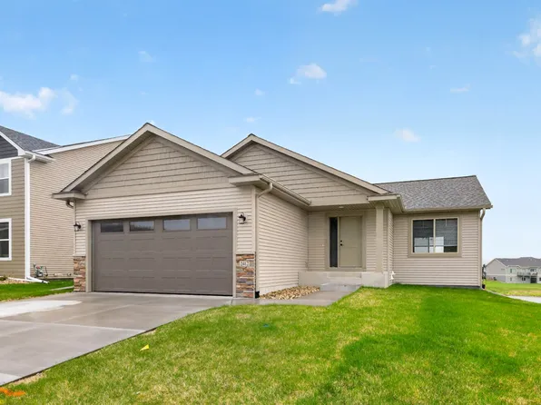 2412 Hadley Hills Dr NE, Rochester, MN 55906