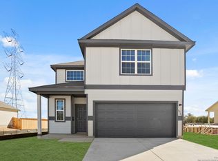 8846 Black Oak Dr, Elmendorf, TX 78112