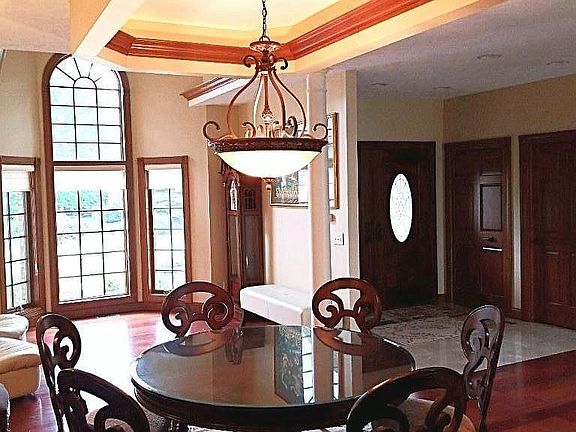 4th image of 424 Diana Ct
