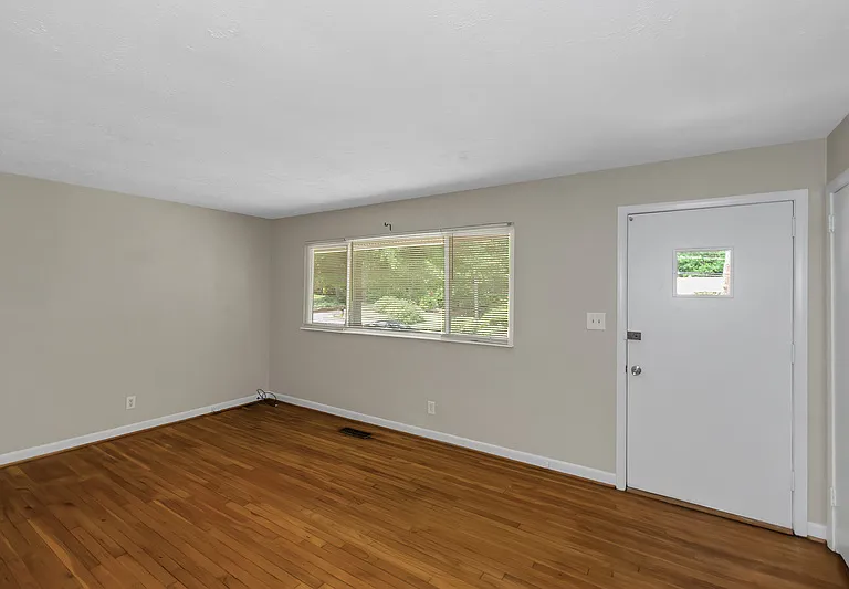2080 Dundee Dr SE — Photo 7