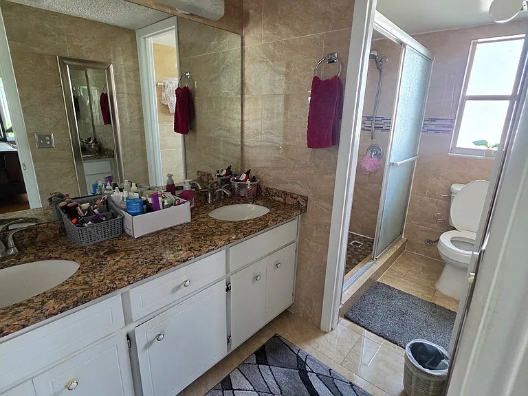 725 Hamlin Dr — Photo 11
