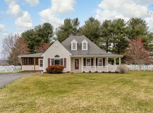 35 Hampshire Ln, Stuarts Draft, VA 24477