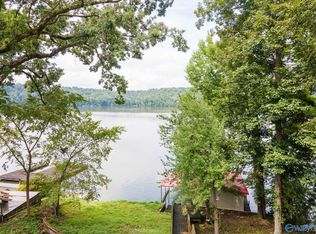 19693 Riverside St, Athens, AL 35611