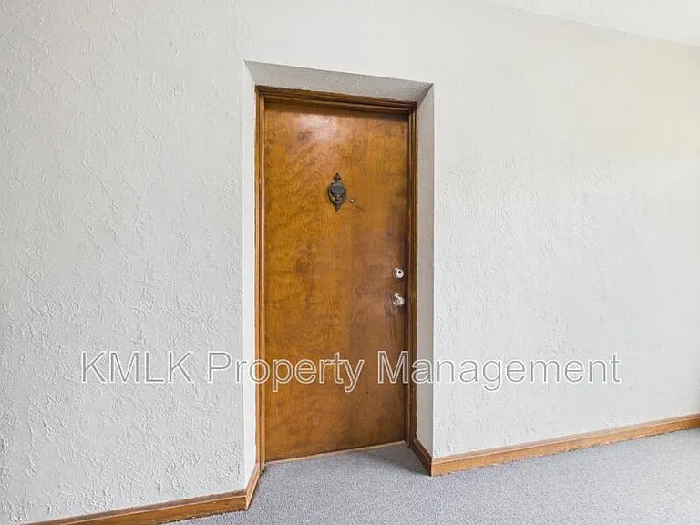 1352 Kenilworth Ave — Photo 8