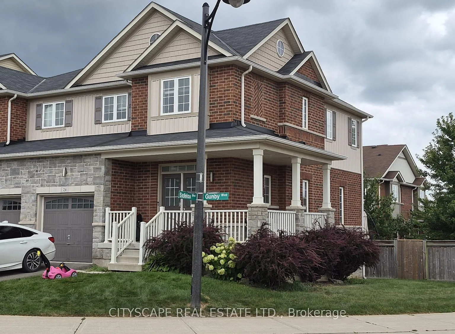 3 bed, $3,399 — Photo 2