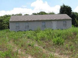 4561 Winding Rd, Hearne, TX 77859