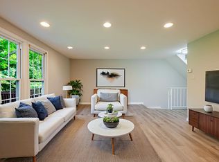 14488 Black Horse Ct, Centreville, VA 20120